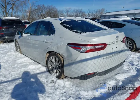 2018 Toyota Camry Xle из США, поврежденный, VIN 4T1B11HK7JU046092